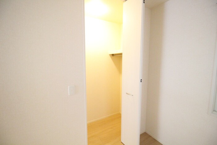 物件内観写真12　(収納)