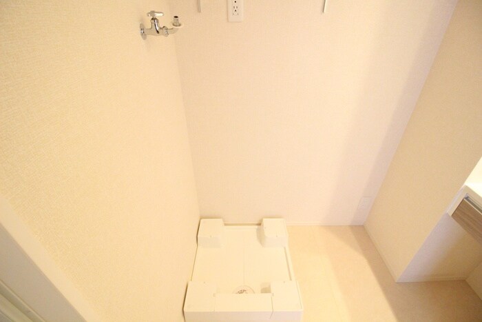 物件内観写真17　(洗濯機置場)