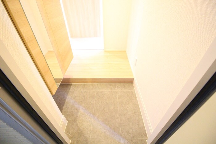 物件内観写真18　(玄関)