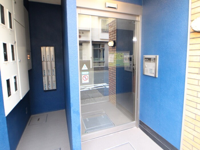 物件外観写真4　(エントランス部分)