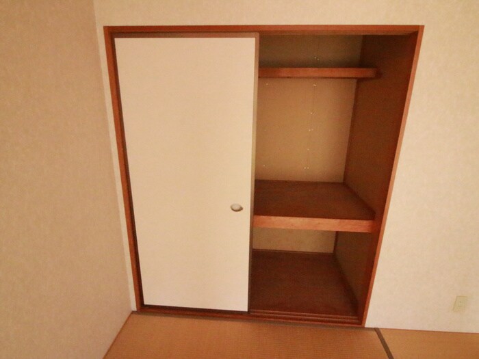 物件内観写真12　(収納)