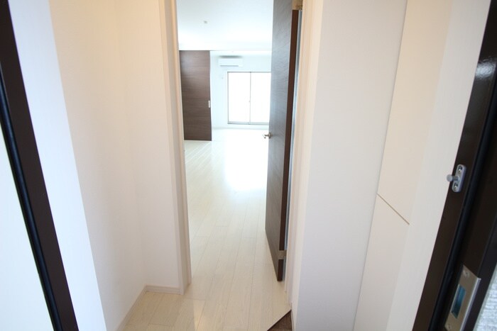 物件内観写真17　(玄関)