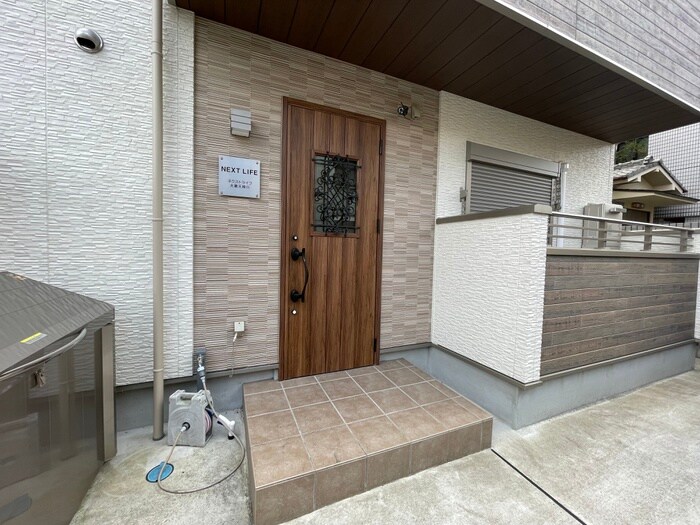 物件外観写真5　(エントランス部分)