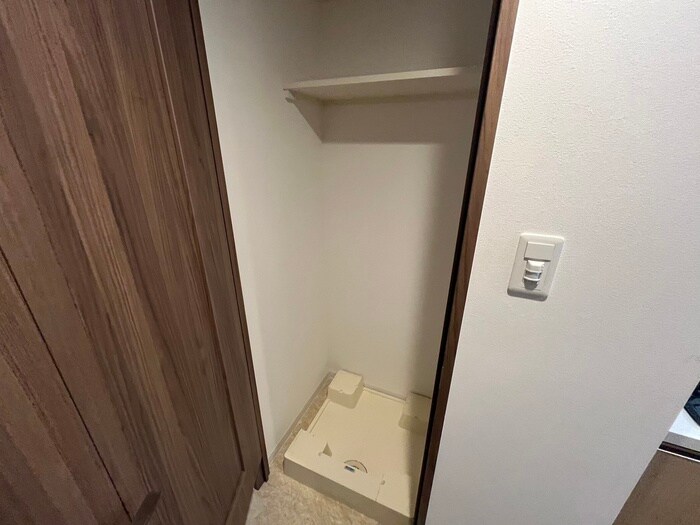 物件内観写真16　(洗濯機置場)