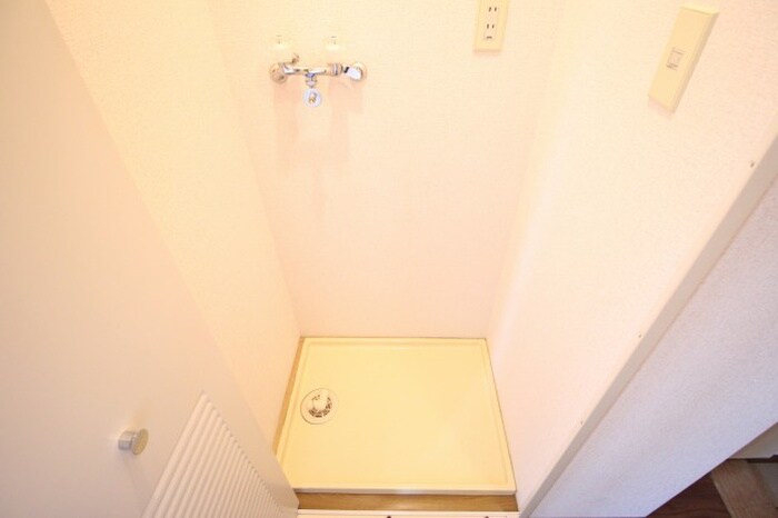 物件内観写真13　(洗濯機置場)