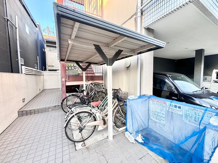 物件外観写真3　(駐輪場)