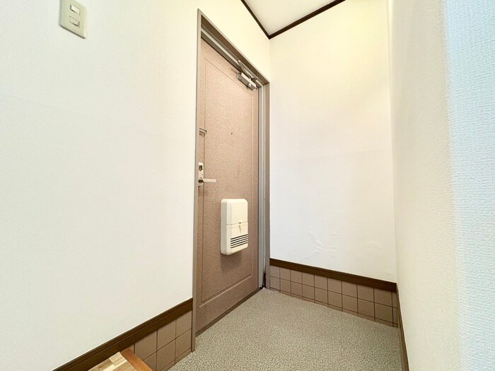 物件内観写真17　(玄関)