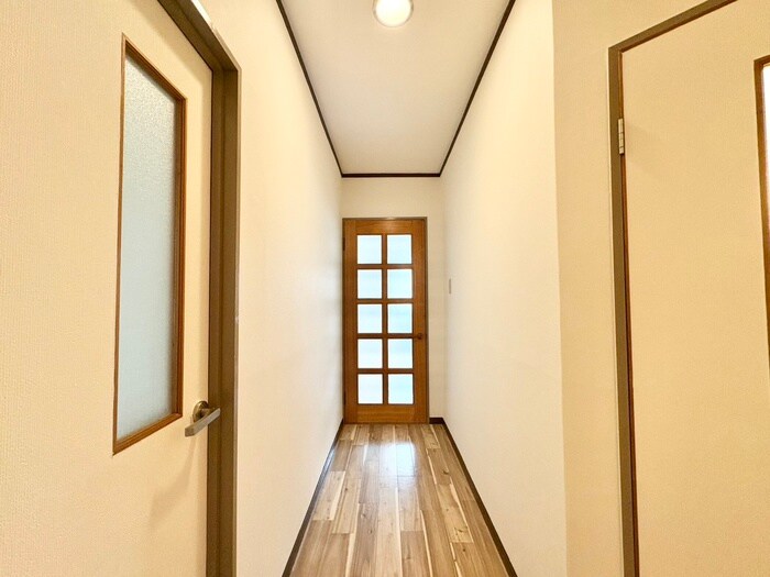 物件内観写真18　(廊下)