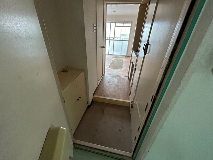 物件内観写真16　(玄関)