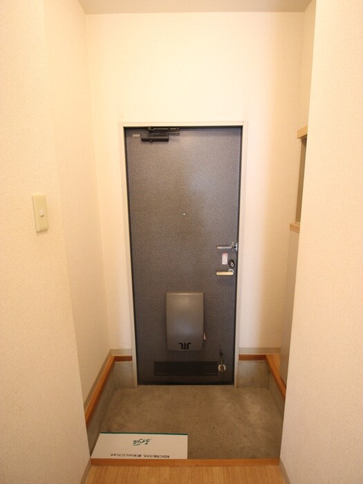 物件内観写真7　(玄関)