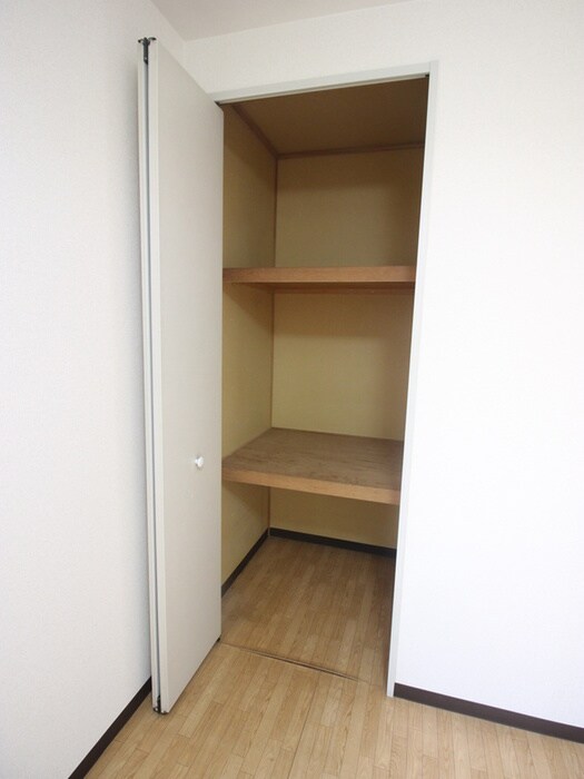 物件内観写真21　(収納)