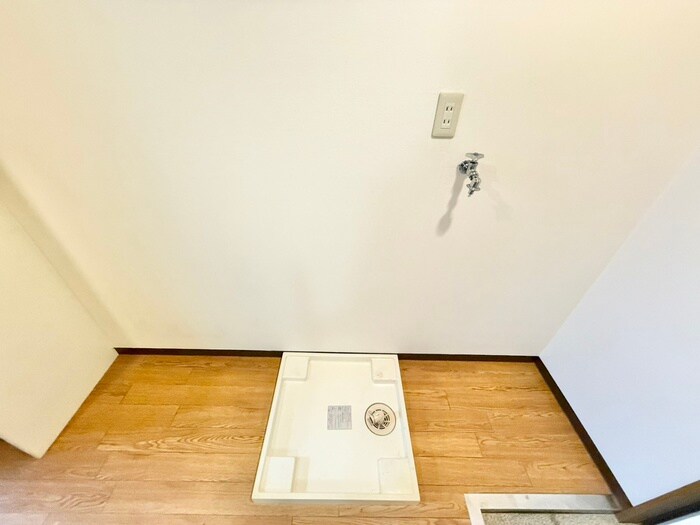 物件内観写真15　(洗濯機置場)