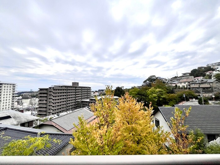 物件内観写真17　(室内からの展望)