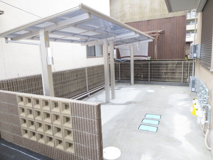 物件外観写真3　(駐輪場)