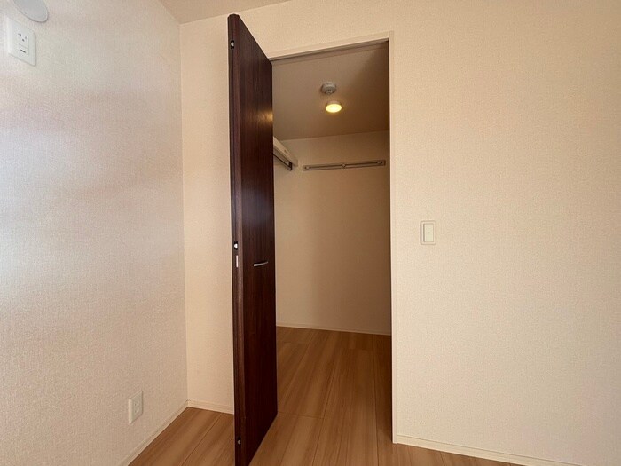 物件内観写真13　(収納)