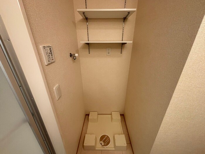 物件内観写真18　(洗濯機置場)