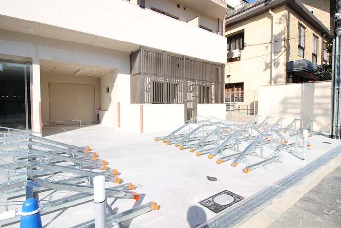 物件外観写真3　(駐輪場)