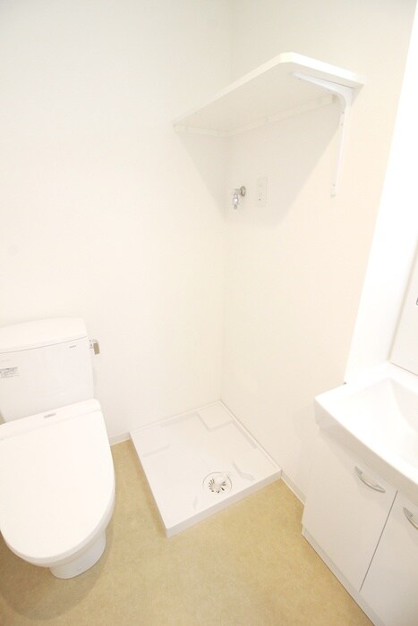 物件内観写真11　(洗濯機置場)