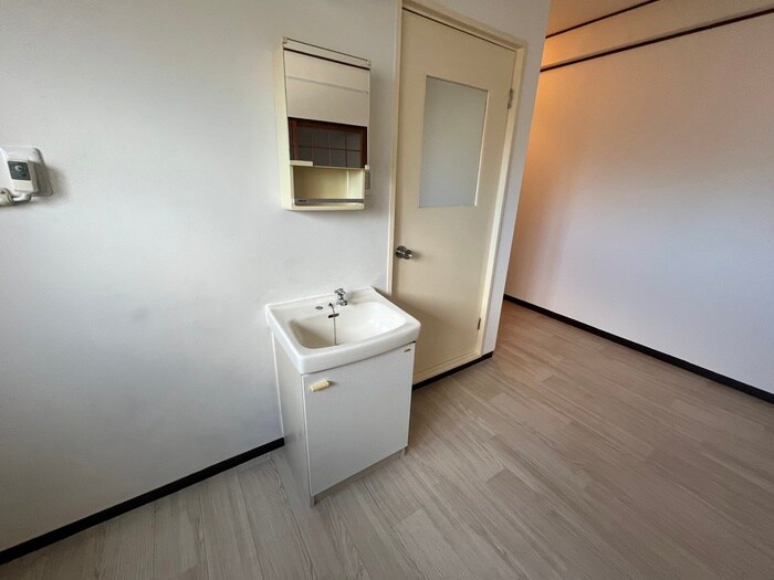 物件内観写真11　(洗面)