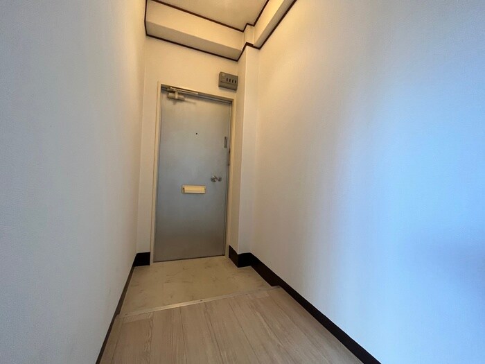 物件内観写真15　(玄関)