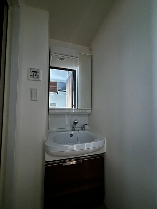 物件内観写真12　(洗面)