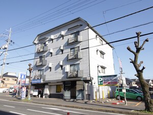 上村マンション外観写真