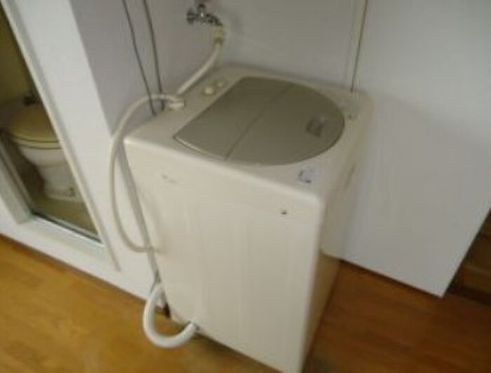 物件内観写真12　(洗濯機置場)