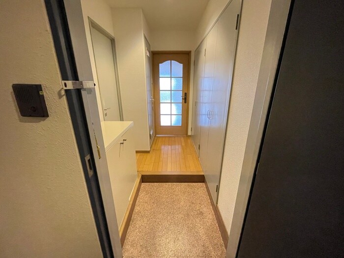 物件内観写真19　(玄関)