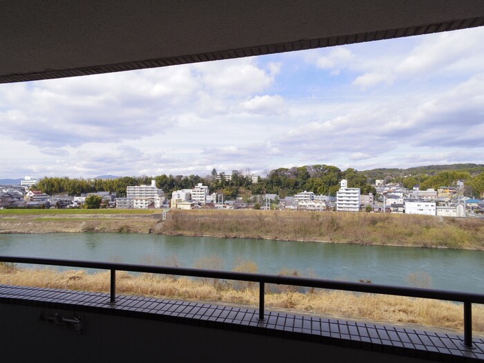 物件内観写真22　(室内からの展望)