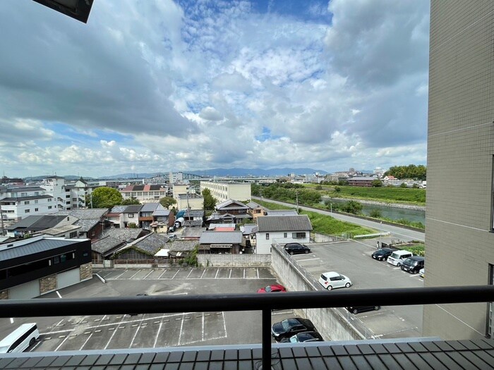 物件内観写真22　(室内からの展望)