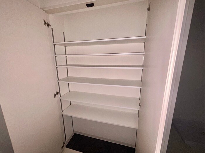物件内観写真8　(靴箱)