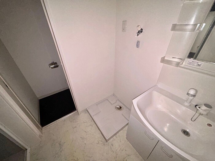 物件内観写真18　(洗濯機置場)