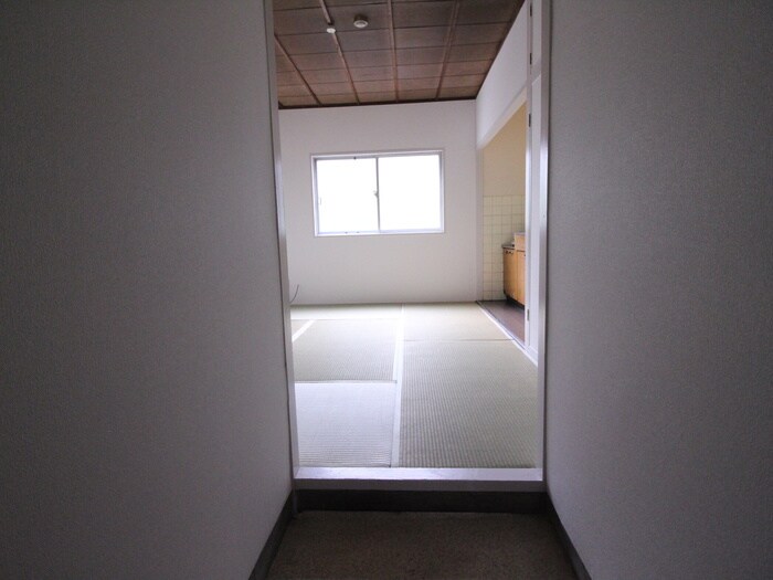 物件内観写真14　(玄関)