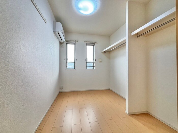物件内観写真8　(居室)