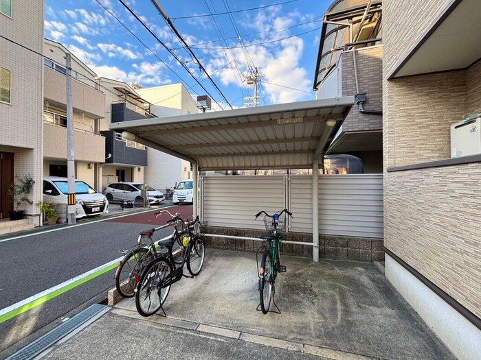 物件外観写真5　(駐輪場)