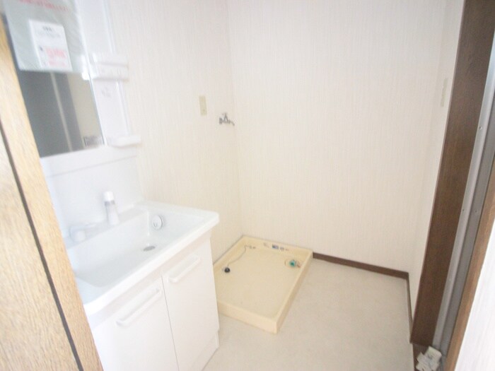 物件内観写真21　(洗濯機置場)