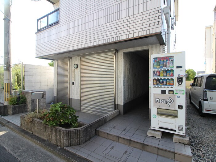 物件外観写真5　(エントランス部分)