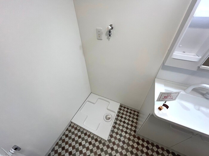 物件内観写真13　(洗濯機置場)