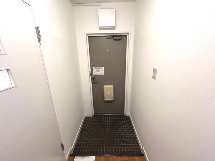 物件内観写真14　(玄関)