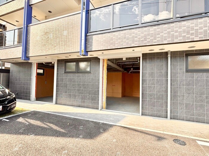 物件内観写真9　(玄関)