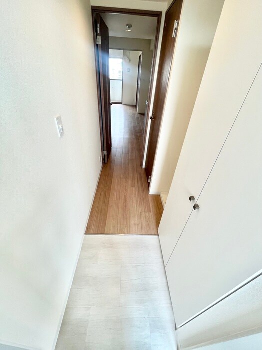 物件内観写真15　(玄関)