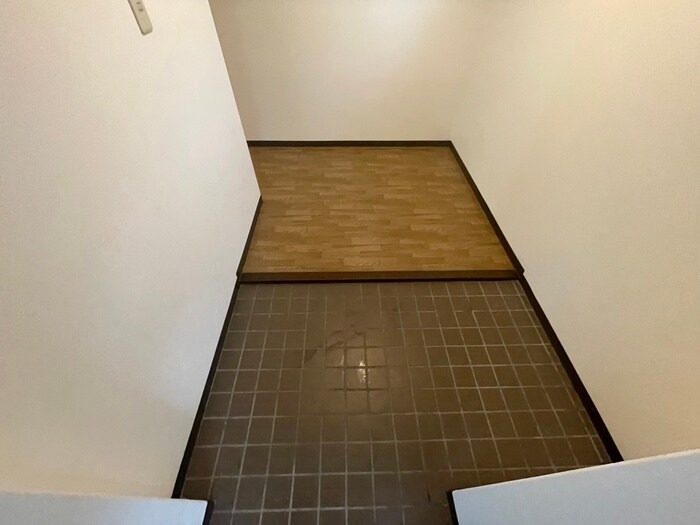 物件内観写真17　(玄関)