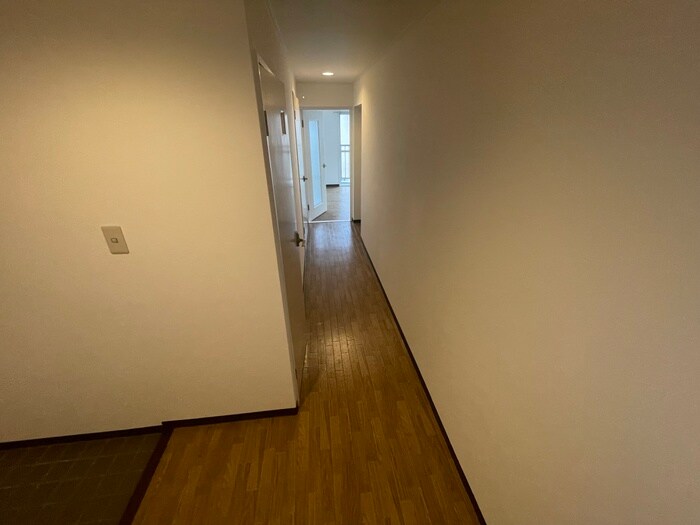物件内観写真22　(廊下)