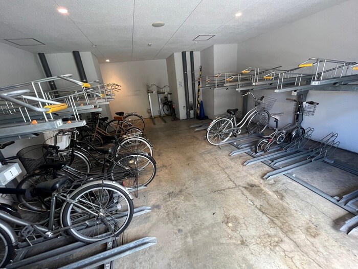 物件外観写真6　(駐輪場)