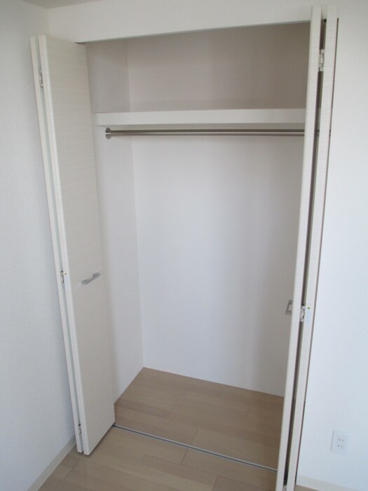 物件内観写真13　(収納)