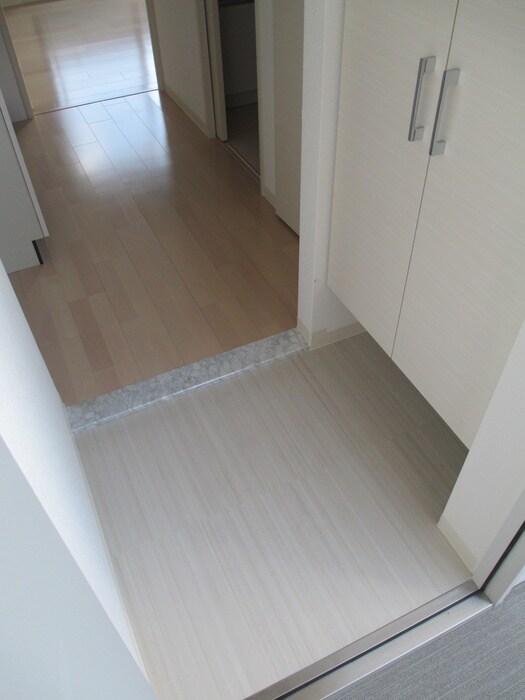 物件内観写真15　(玄関)