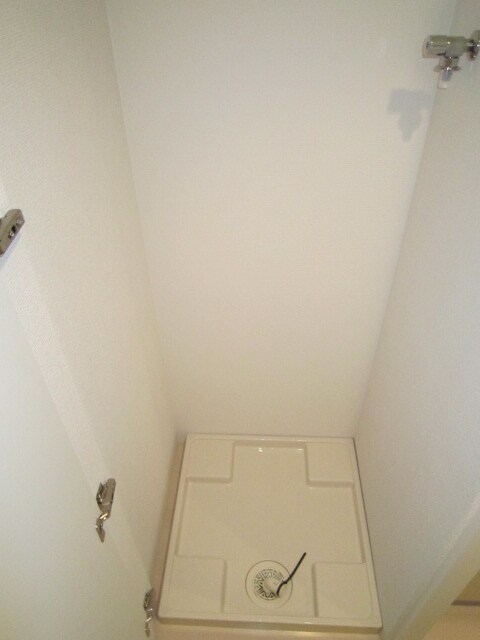 物件内観写真13　(洗濯機置場)