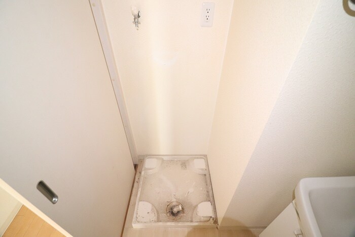 物件内観写真21　(洗濯機置場)