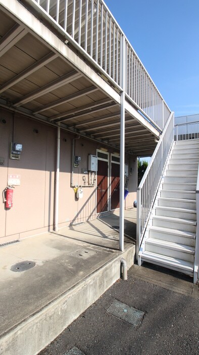 物件外観写真6　(エントランス部分)