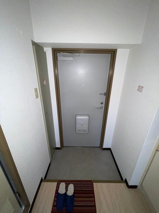 物件内観写真17　(玄関)